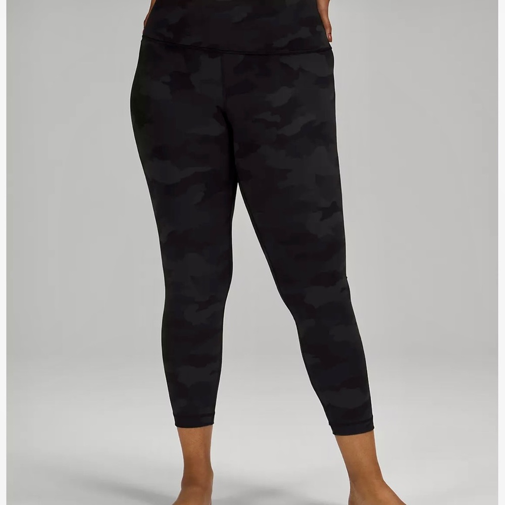 Lululemon Wunder Under Leggings, Black Camo, Sz 6